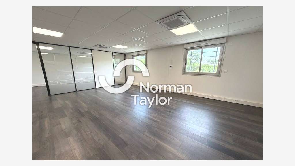 Bureaux aménagés 120m² R+1 à louer à Montpellier
