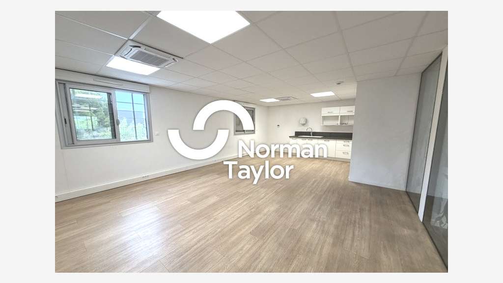 Bureaux aménagés 120m² R+1 à louer à Montpellier
