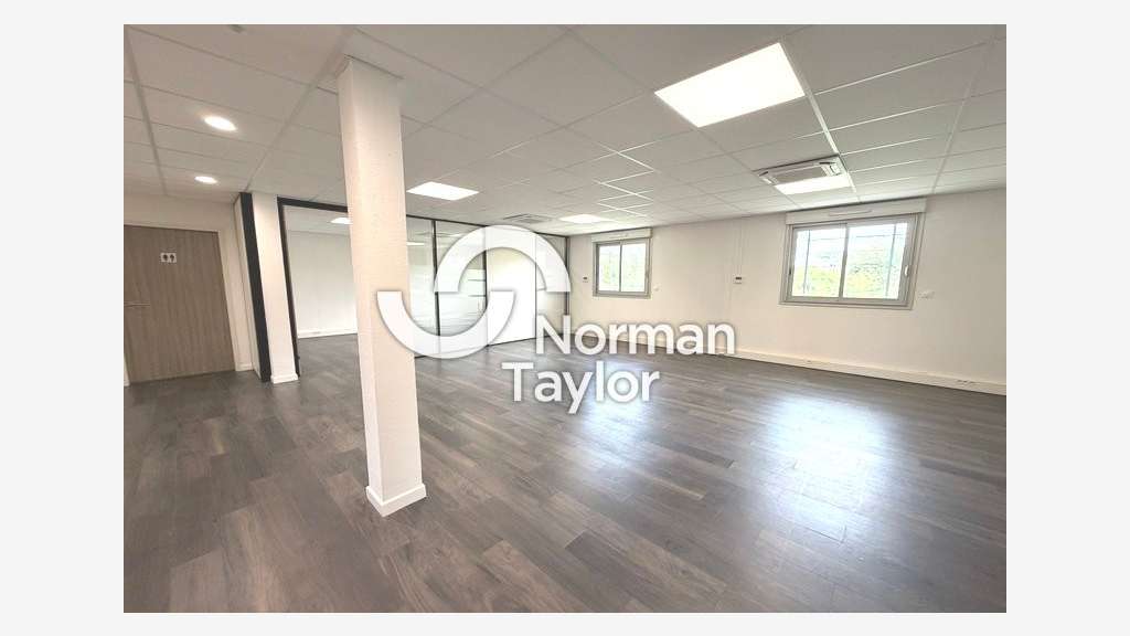 Bureaux aménagés 120m² R+1 à louer à Montpellier