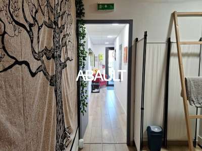 Bureau 167m² en étage à louer à Montrabé