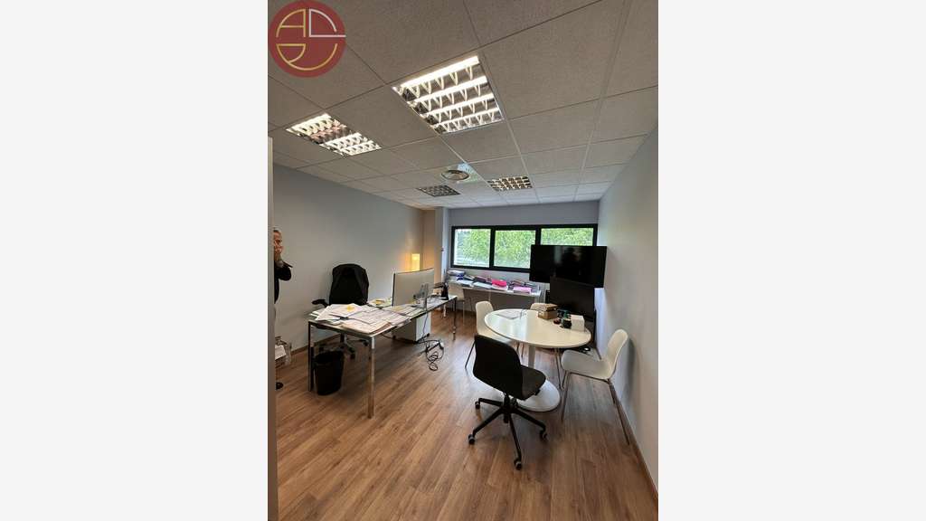 Location bureaux 167m² R+1 à Montrabé