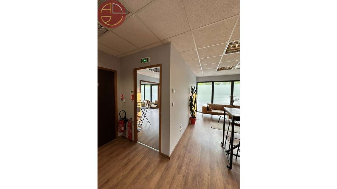 Location bureaux 167m² R+1 à Montrabé