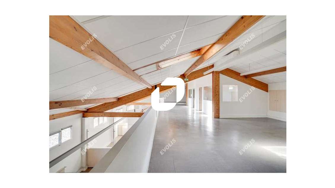 A louer Bureaux 602m² Montreuil