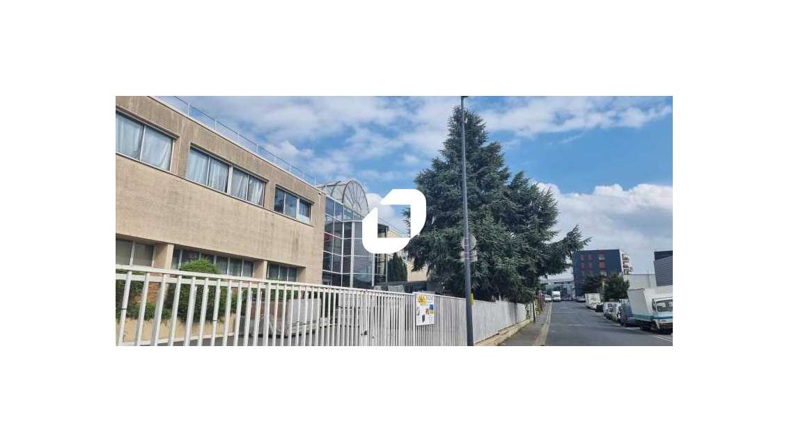 A louer Bureaux 2400m² Montreuil