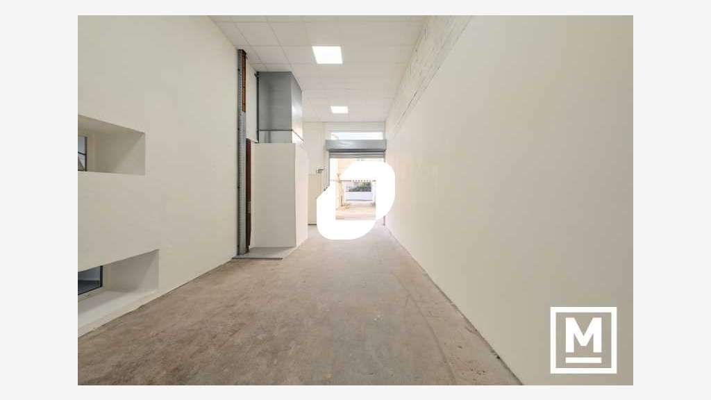 A louer Bureaux 955m² Montreuil