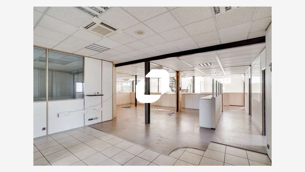 A louer Bureaux 710m² Montreuil