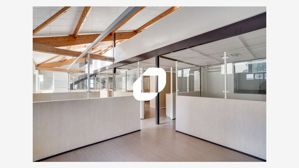 A louer Bureaux 710m² Montreuil