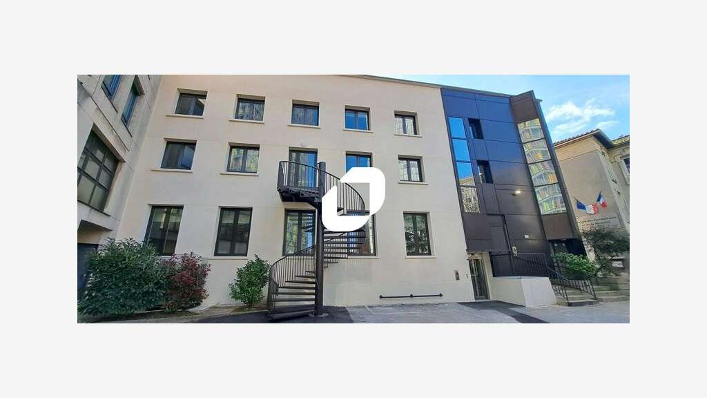 A louer Bureaux 710m² Montreuil