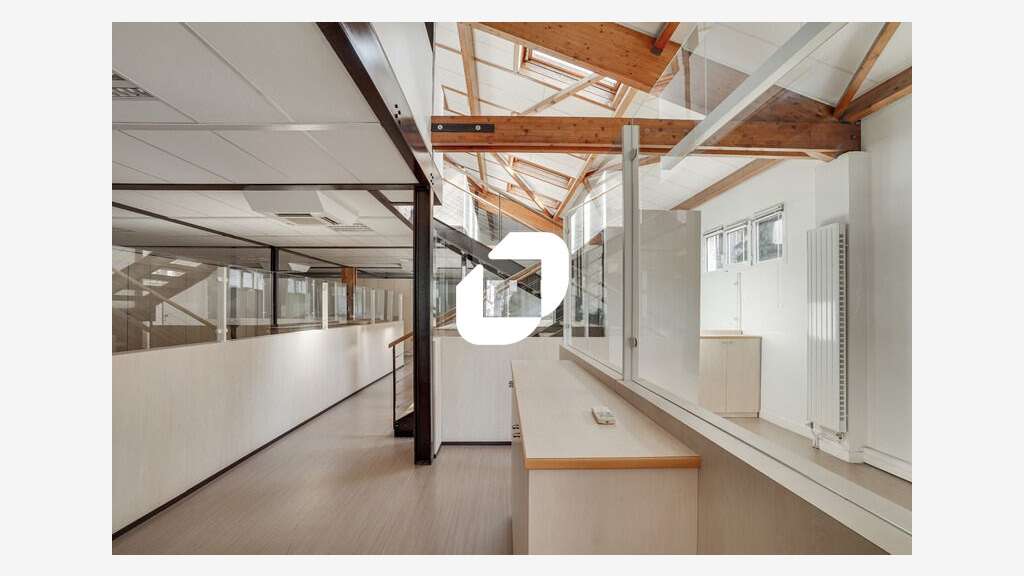 A louer Bureaux 710m² Montreuil