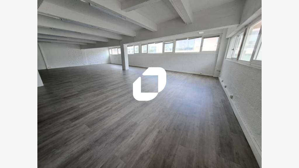 A louer Bureaux 559m² Montreuil