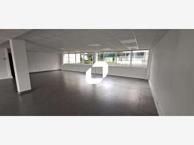 A louer Bureaux 3396m² Montreuil