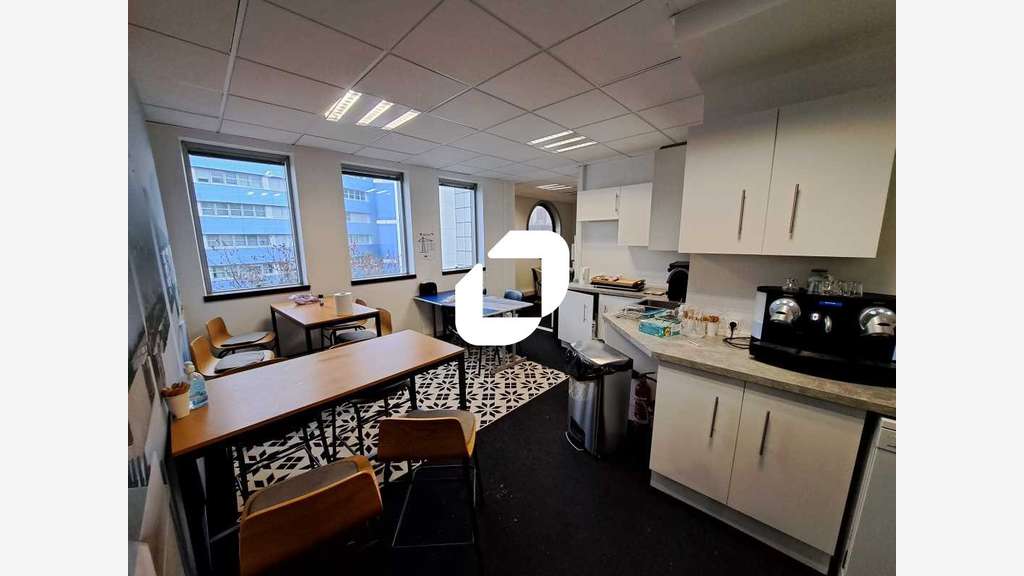 A louer Bureaux 370m² Montreuil