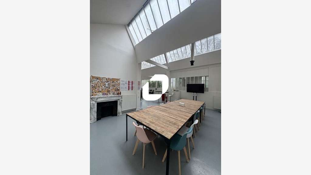 A louer Bureaux 360m² Montreuil