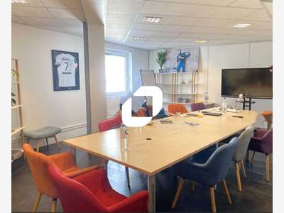 A louer Bureaux 738m² Montreuil