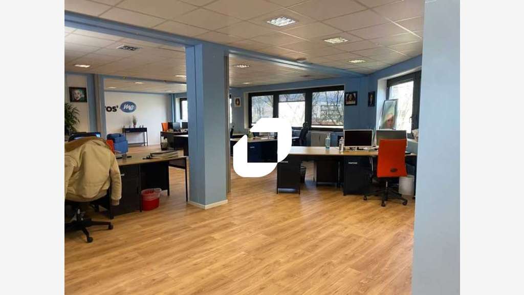 A louer Bureaux 738m² Montreuil