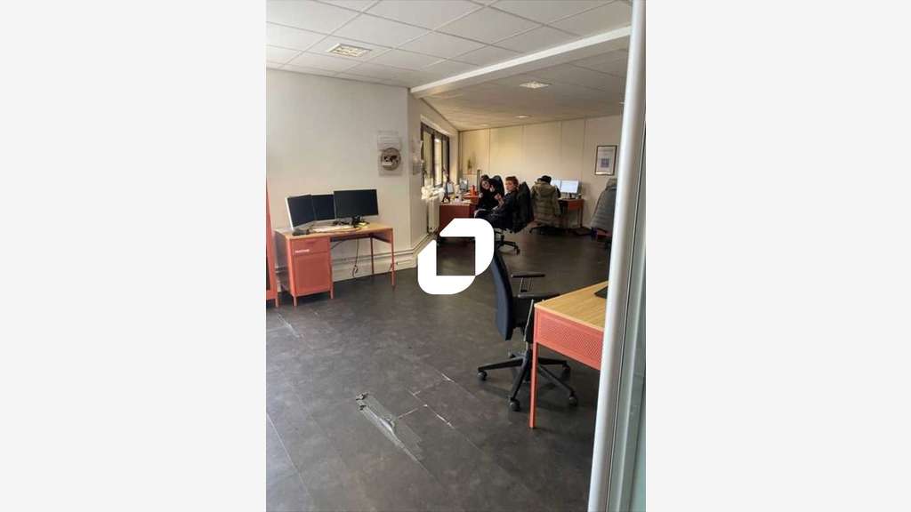 A louer Bureaux 738m² Montreuil
