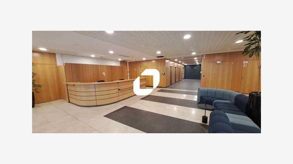 A louer Bureaux 2565m² Montreuil