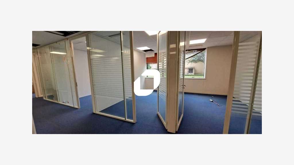 A louer Bureaux 2565m² Montreuil