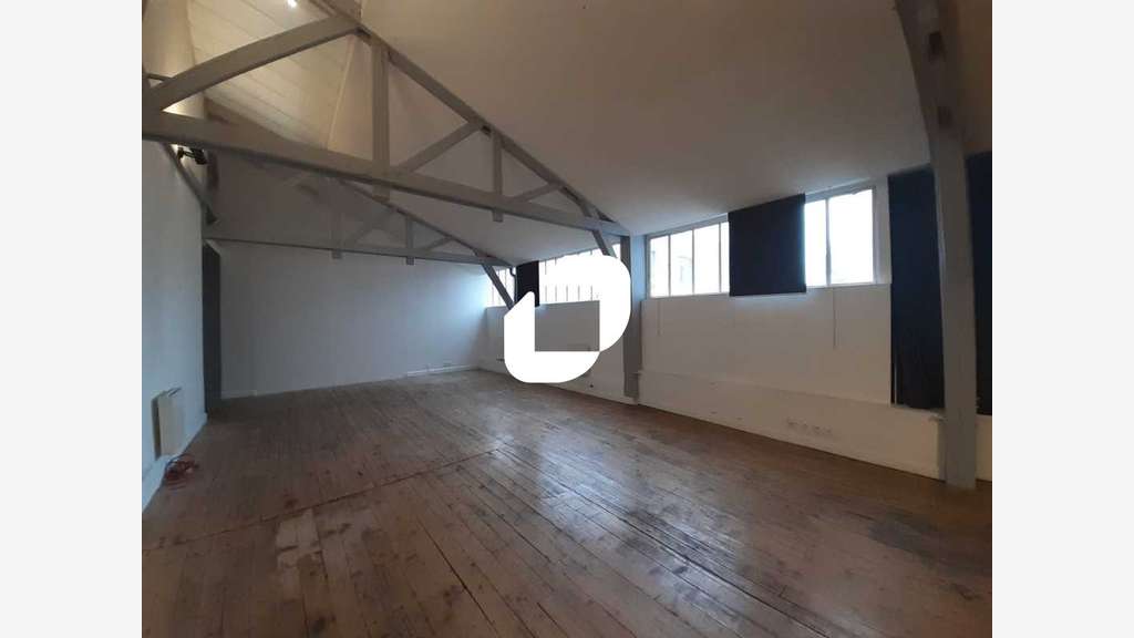 A louer Bureaux 84m² Montreuil