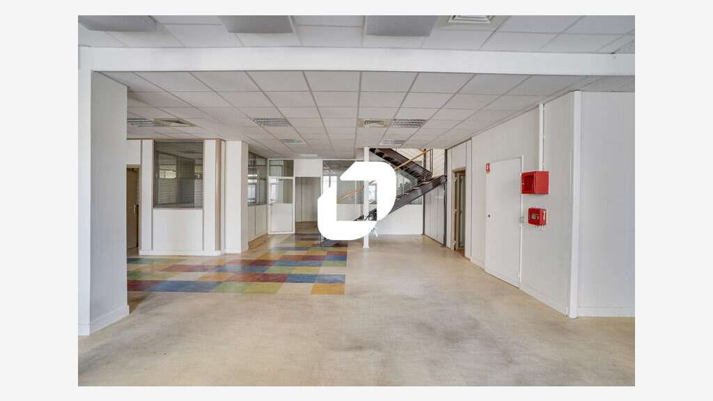 A louer Bureaux 710m² Montreuil