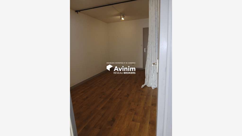 Bureaux 62 m² libres à louer à Montreuil-le-Gast