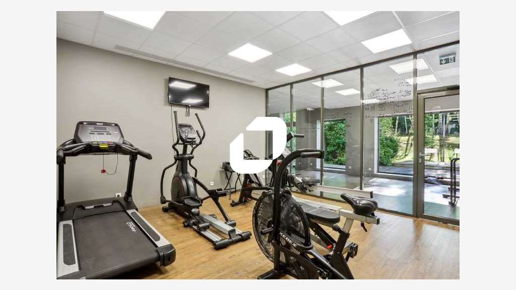 A louer Bureaux 16229m² Montrouge