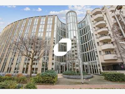A louer Bureaux 2318m² Montrouge