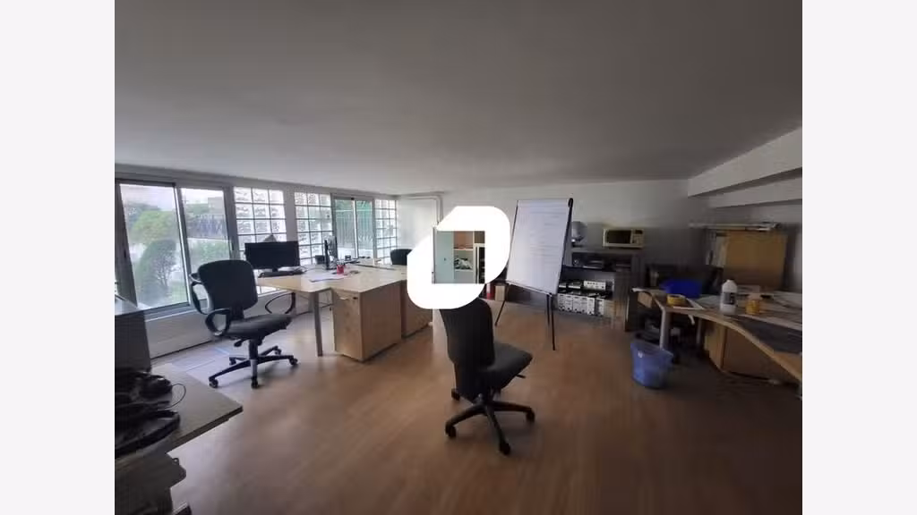 A louer locaux de 292m² en RDC à Montrouge