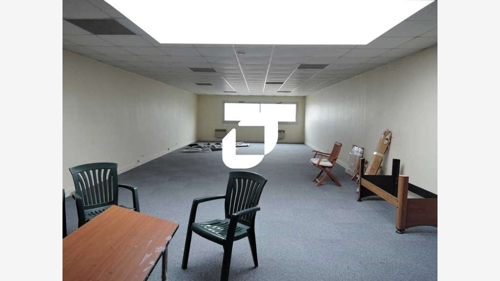 A louer Bureaux 436m² Montry