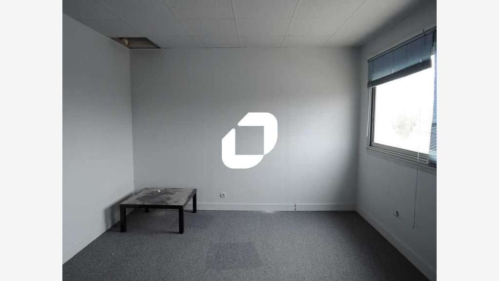 A louer Bureaux 436m² Montry