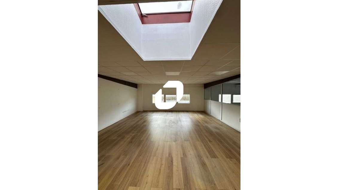 A louer Bureaux 125m² Morainvilliers