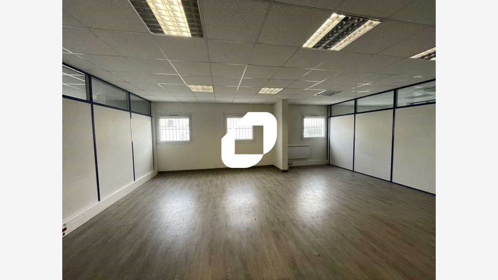A louer Bureaux 1260m² Morangis