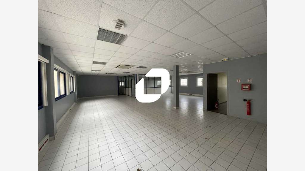 A louer Bureaux 1260m² Morangis