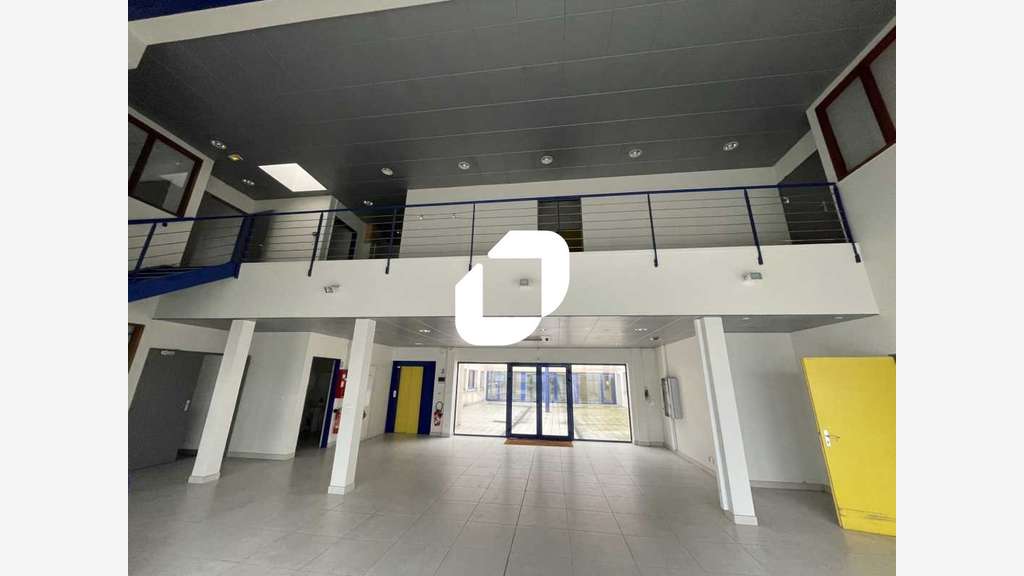A louer Bureaux 1260m² Morangis