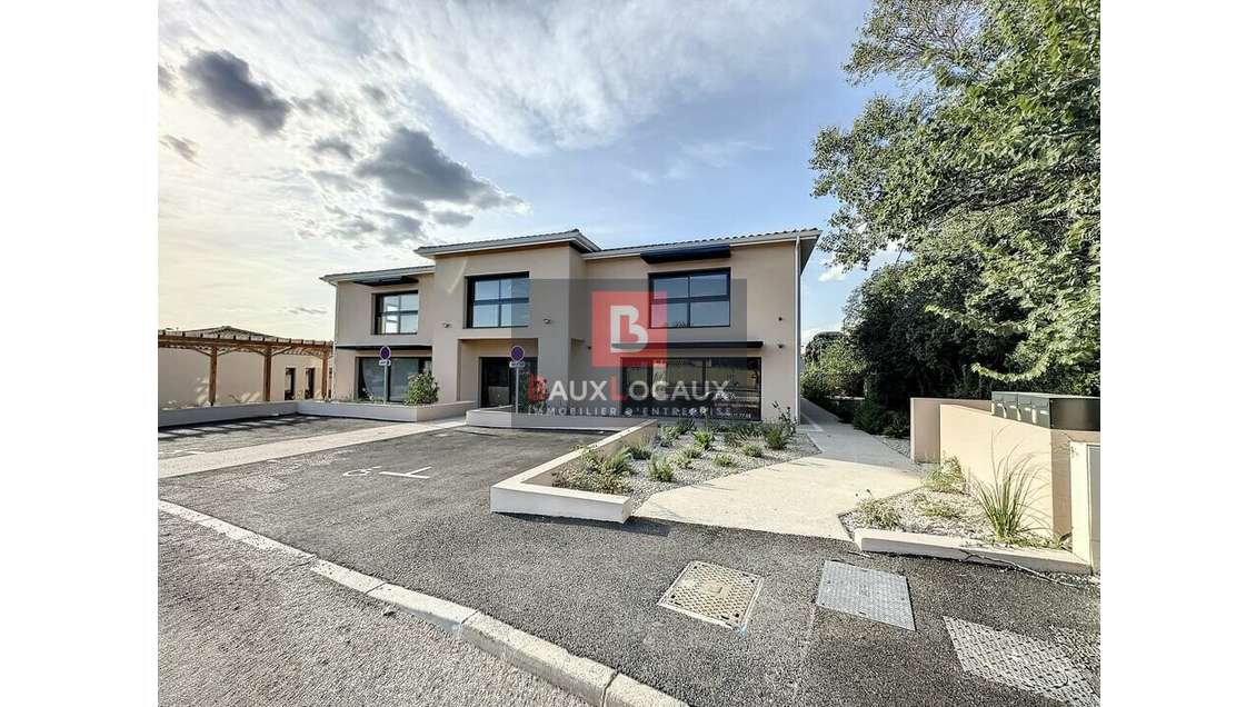 MORIERES-LES-AVIGNON - BUREAUX à louer