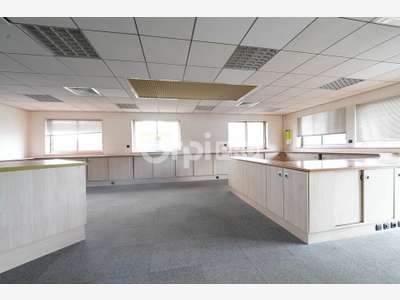 A louer bureaux 177m² Mornant accès facilité D342