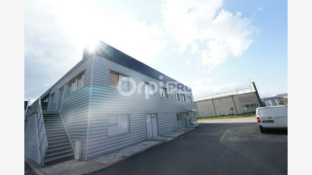 A louer bureaux 177m² Mornant accès facilité D342