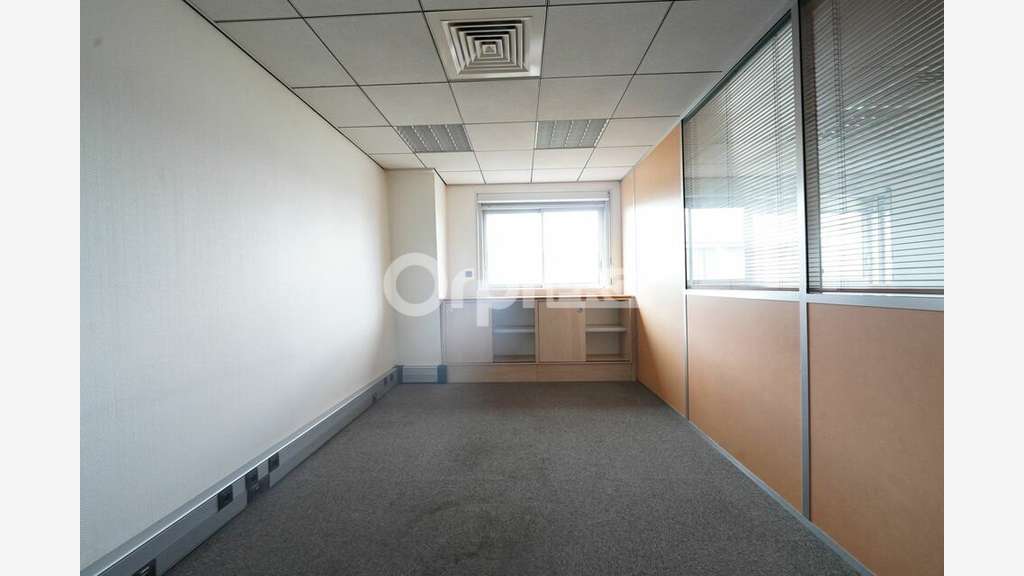 A louer bureaux 177m² Mornant accès facilité D342