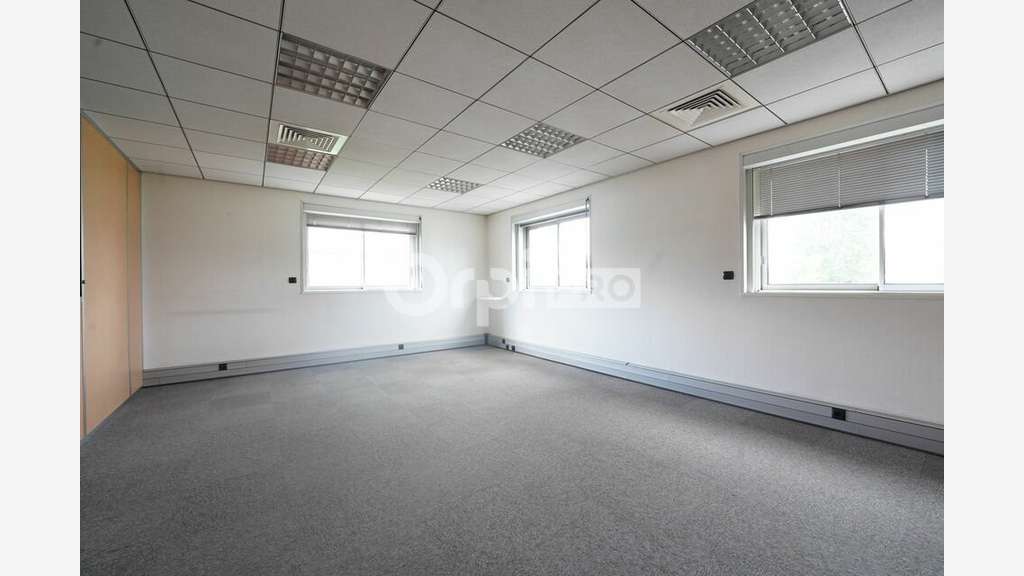 A louer bureaux 177m² Mornant accès facilité D342