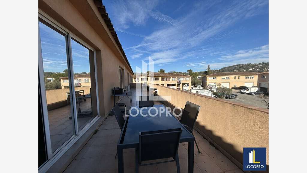 A louer bureaux avec terrasse à Mouans Sartoux