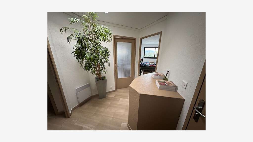 A louer bureaux 135m² R+1 ZI Argile Mouans-Sartoux