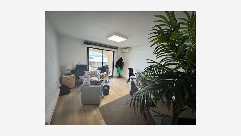 A louer bureaux 135m² R+1 ZI Argile Mouans-Sartoux