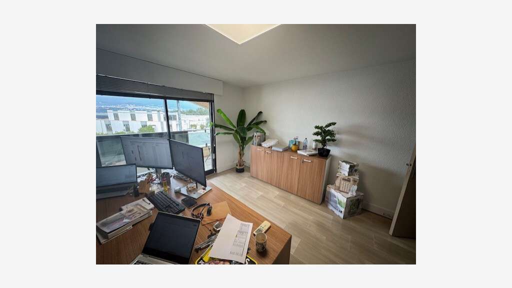 A louer bureaux 135m² R+1 ZI Argile Mouans-Sartoux