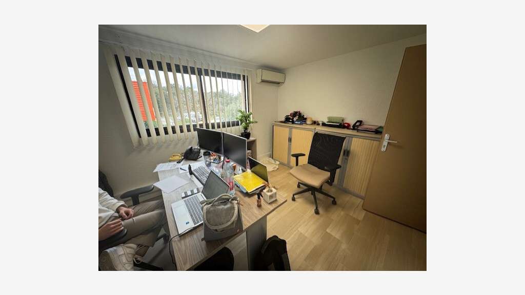 A louer bureaux 135m² R+1 ZI Argile Mouans-Sartoux