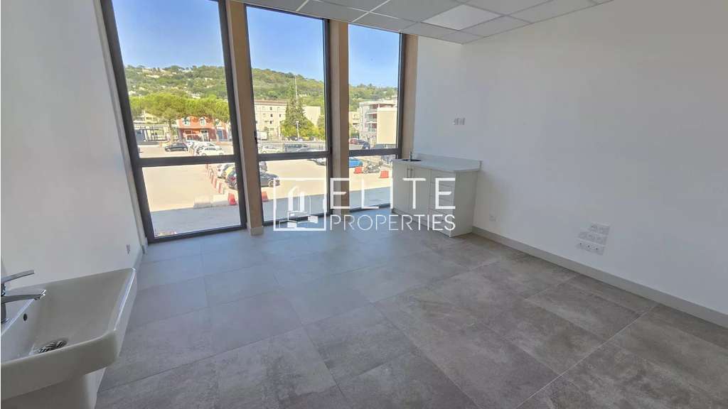 BUREAUX 98m² DANS MAISON DE SANTE MOUANS-SARTOUX