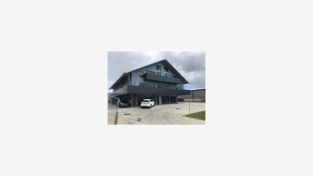 A louer bureaux de 196.54m² accès PMR Moudong