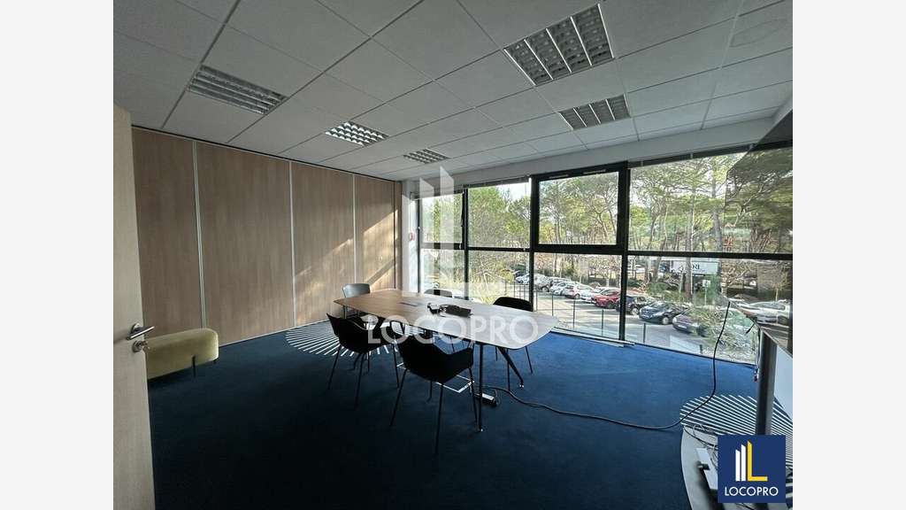 A louer bureaux 400m² à Mougins Font de l'Orme