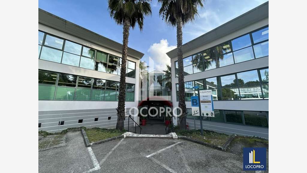 A louer bureaux 400m² à Mougins Font de l'Orme