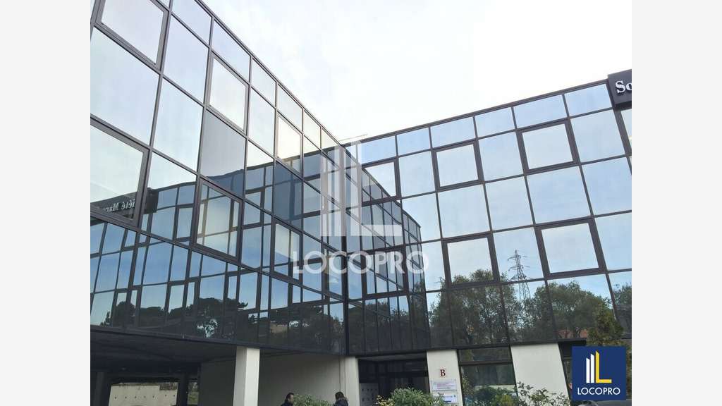 Location bureaux 219m² à Mougins proche A8