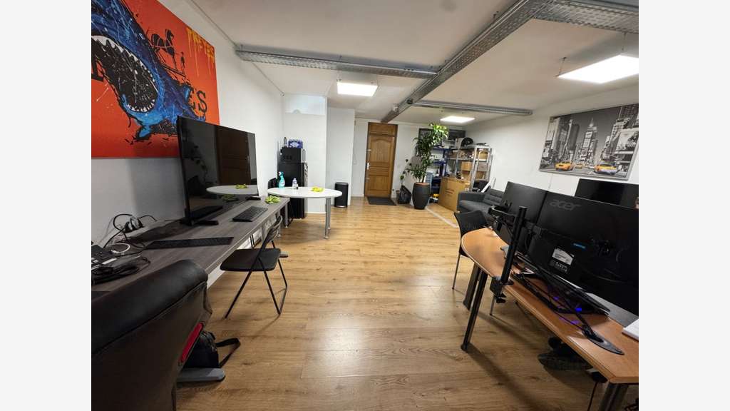 Très beau bureau lumineux 62m² à louer à Mougins 